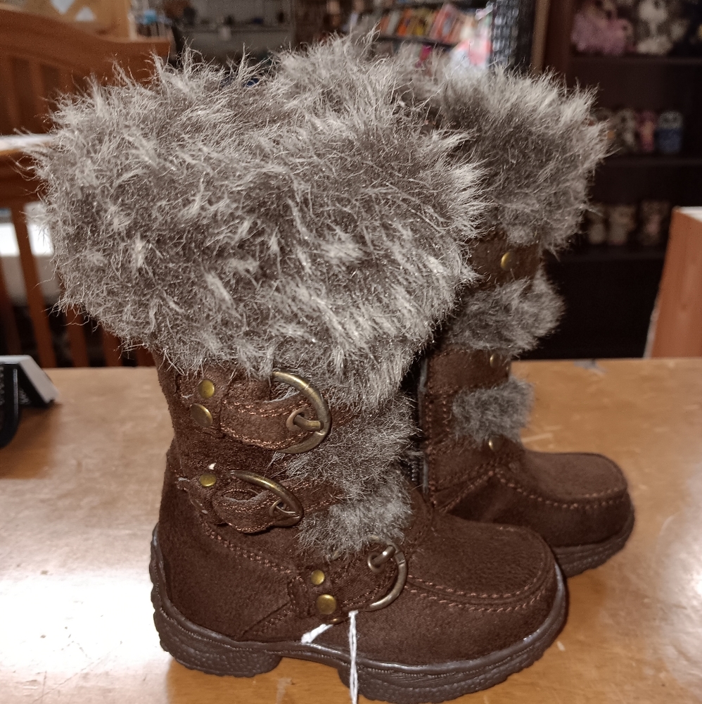 Baby's size 4 boots